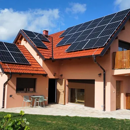 Vakantiehuis Ana&borl House *